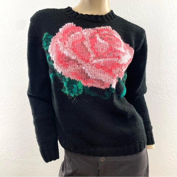 Vintage- black hand knit pink rose sweater- s/m - Picture 15 of 15